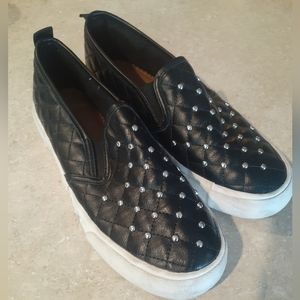 Black shoes with spicks